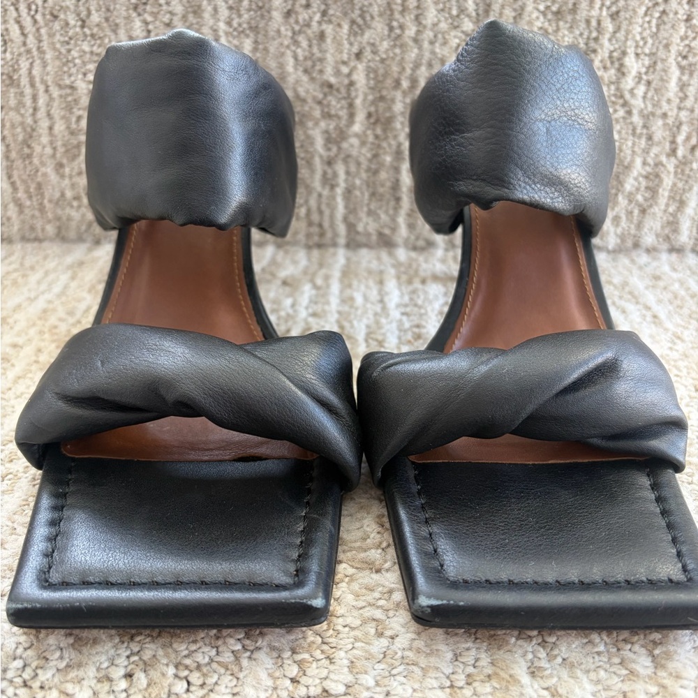 ALOHAS Twist Strap Heels. Black. Size EU 39. (US size 8/8.5)